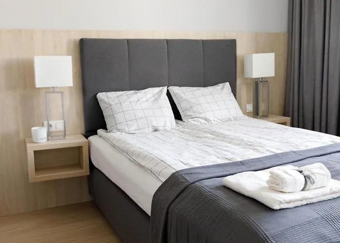 For 4 Near Market Square - Kuznicza 24 *