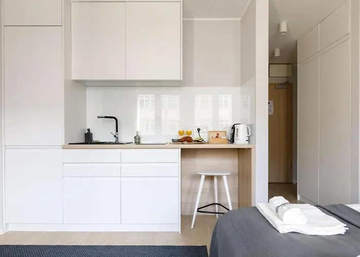 For 4 Near Market Square - Kuznicza 24 *